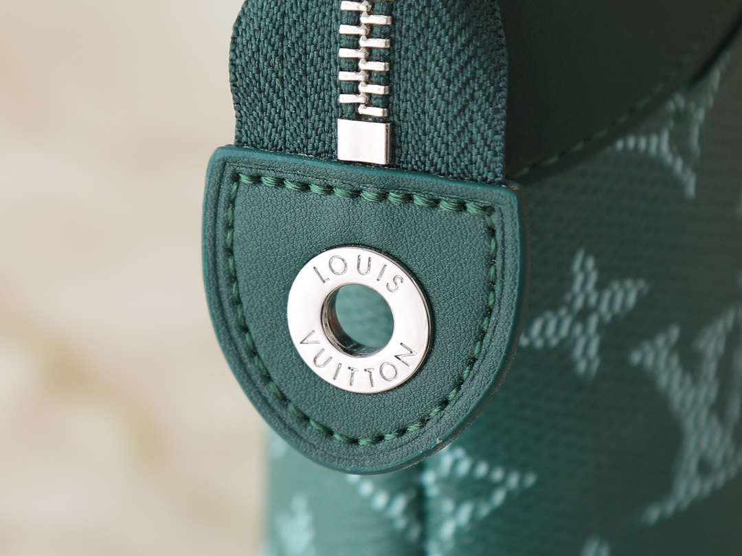 ルイ・ヴィトン「Louis Vuitton」ポシェット･ヴォワヤージュ スープル