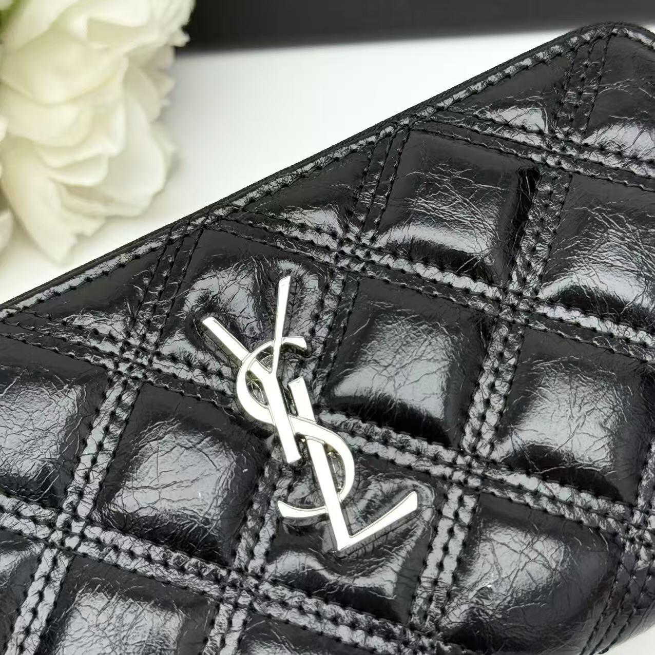 サンローラン「Saint Laurent」ジッパーウォレット
