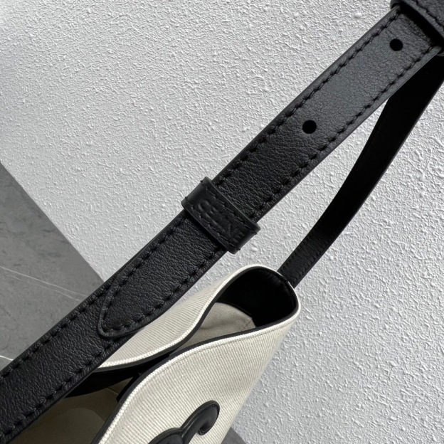 セリーヌ「Celine」2022 CUIR TRIOMPHE バケットバッグ