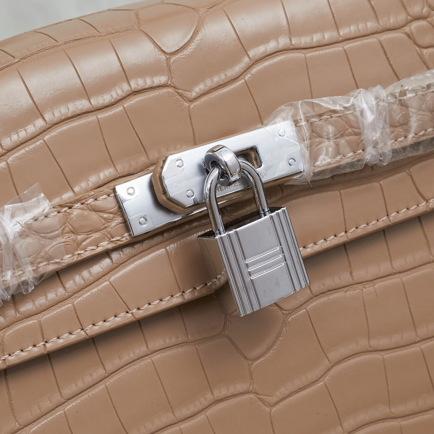 エルメス ケリー 19/25/28 ストーンパターンレザー バッグ「Kelly II Sellier」