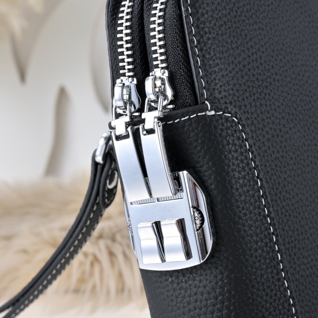 エルメス ダブルジッパー レザー クラッチバッグ