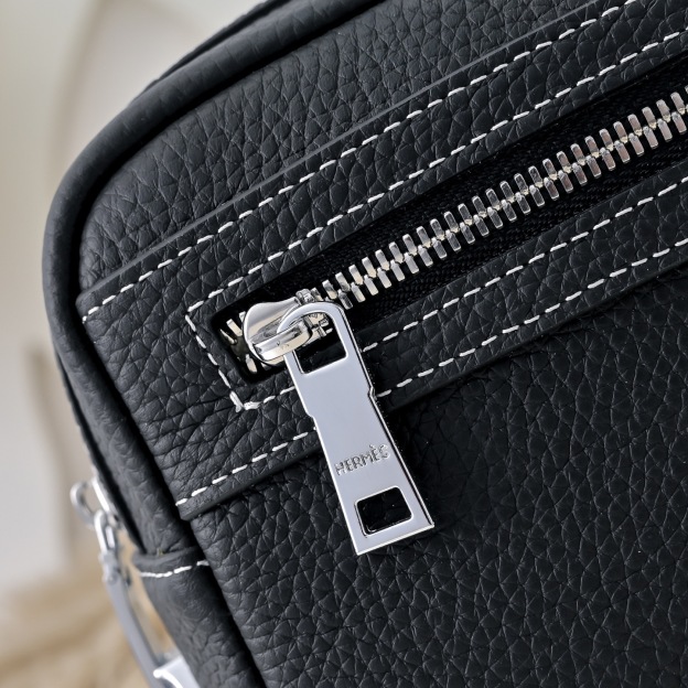 エルメス ジップ レザー クラッチバッグ