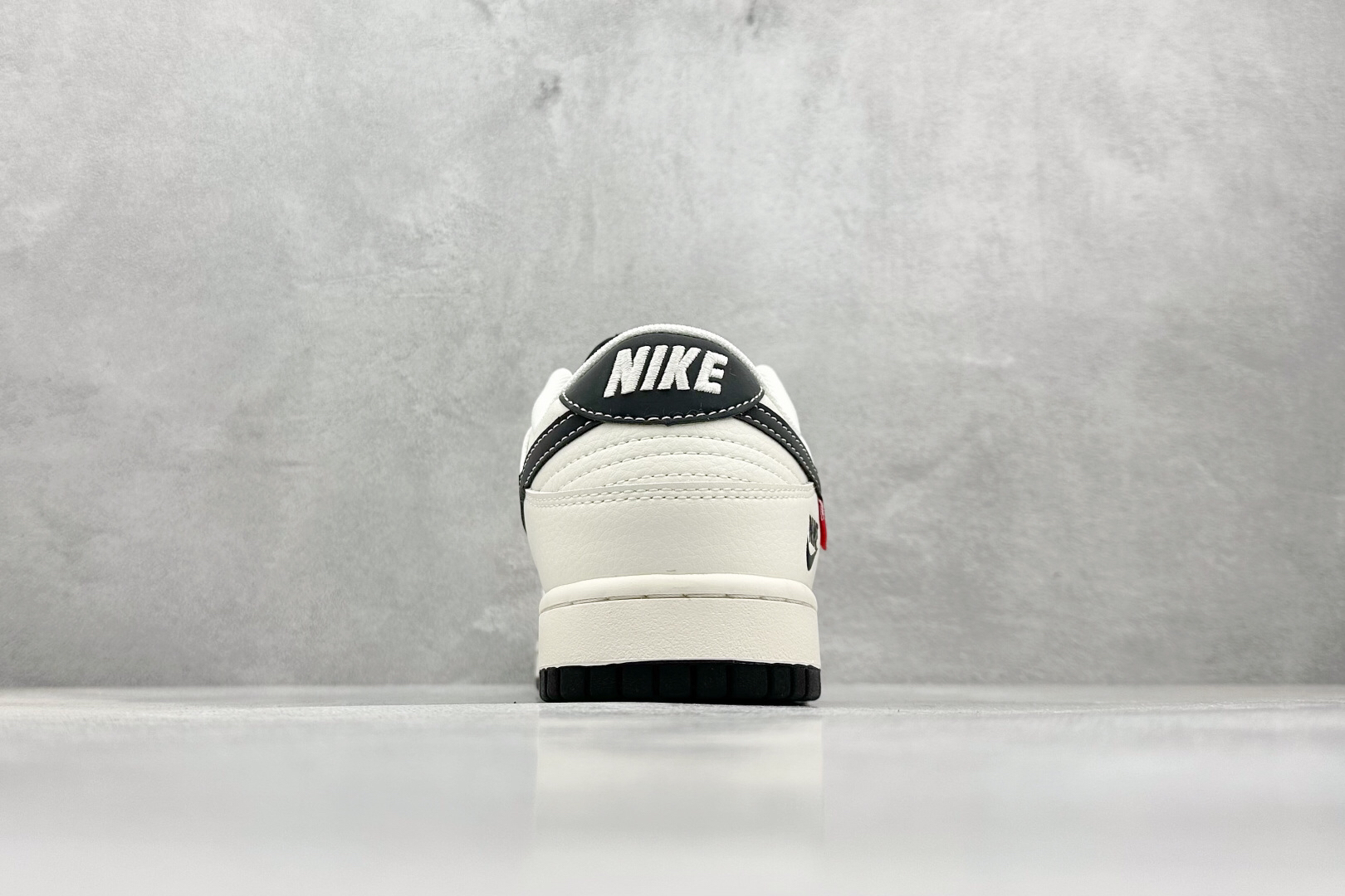 超入手困難ナイキ SB ダンクロー・スープラムコラボレーション日本限定