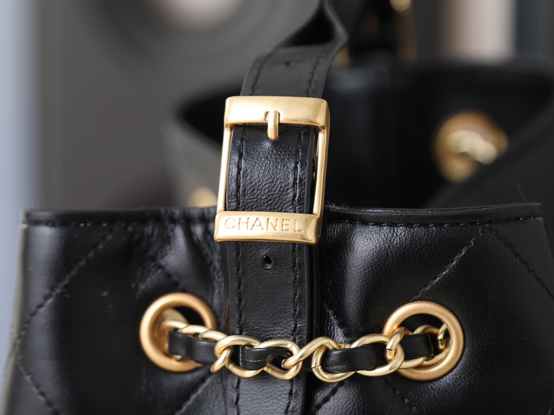 シャネル スモール ショッピングバッグ「Shopping Bag」