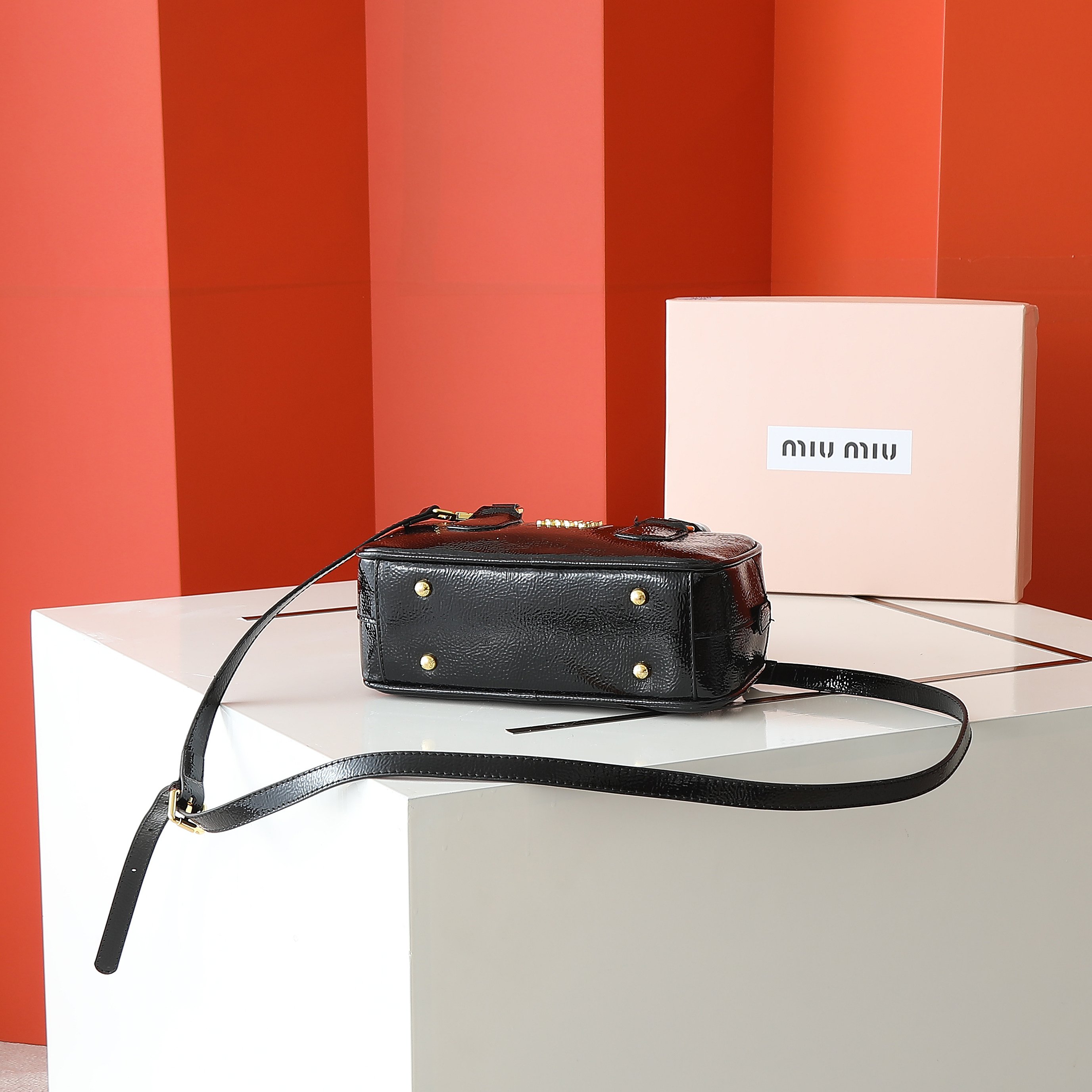 ミュウミュウ アルカディ レザー レギュラーバッグ「Arcadie Bag」