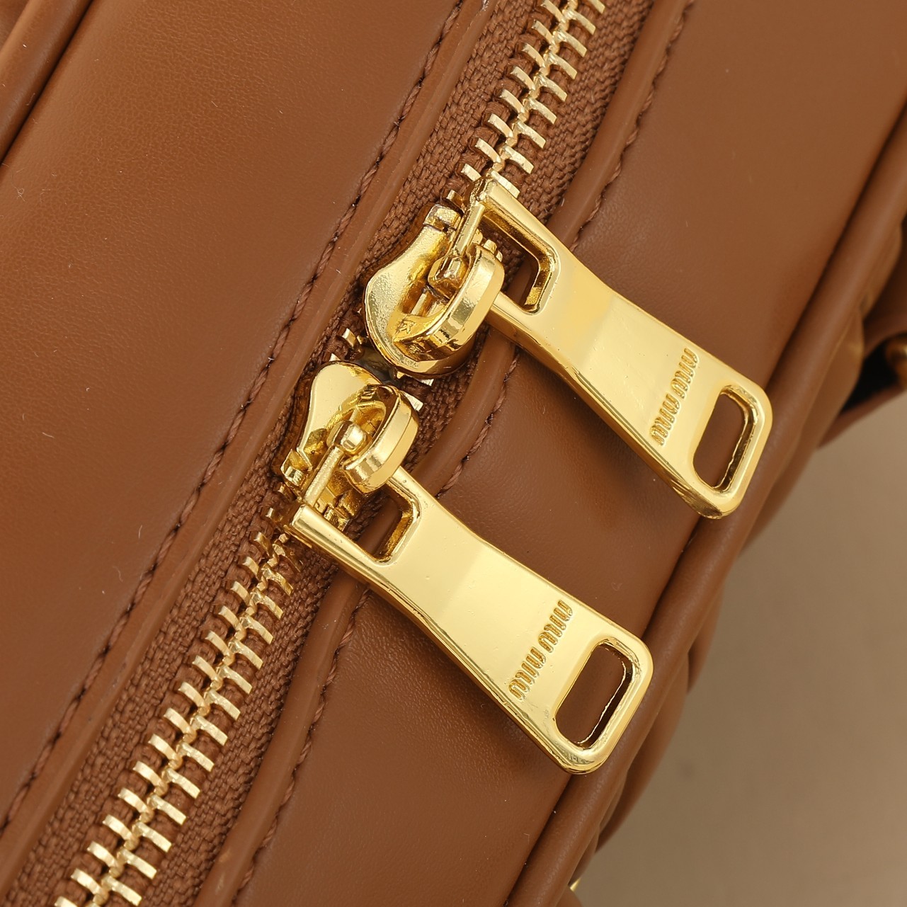 ミュウミュウ アルカディ マテラッセレザー レギュラー/ラージバッグ「Arcadie Bag」