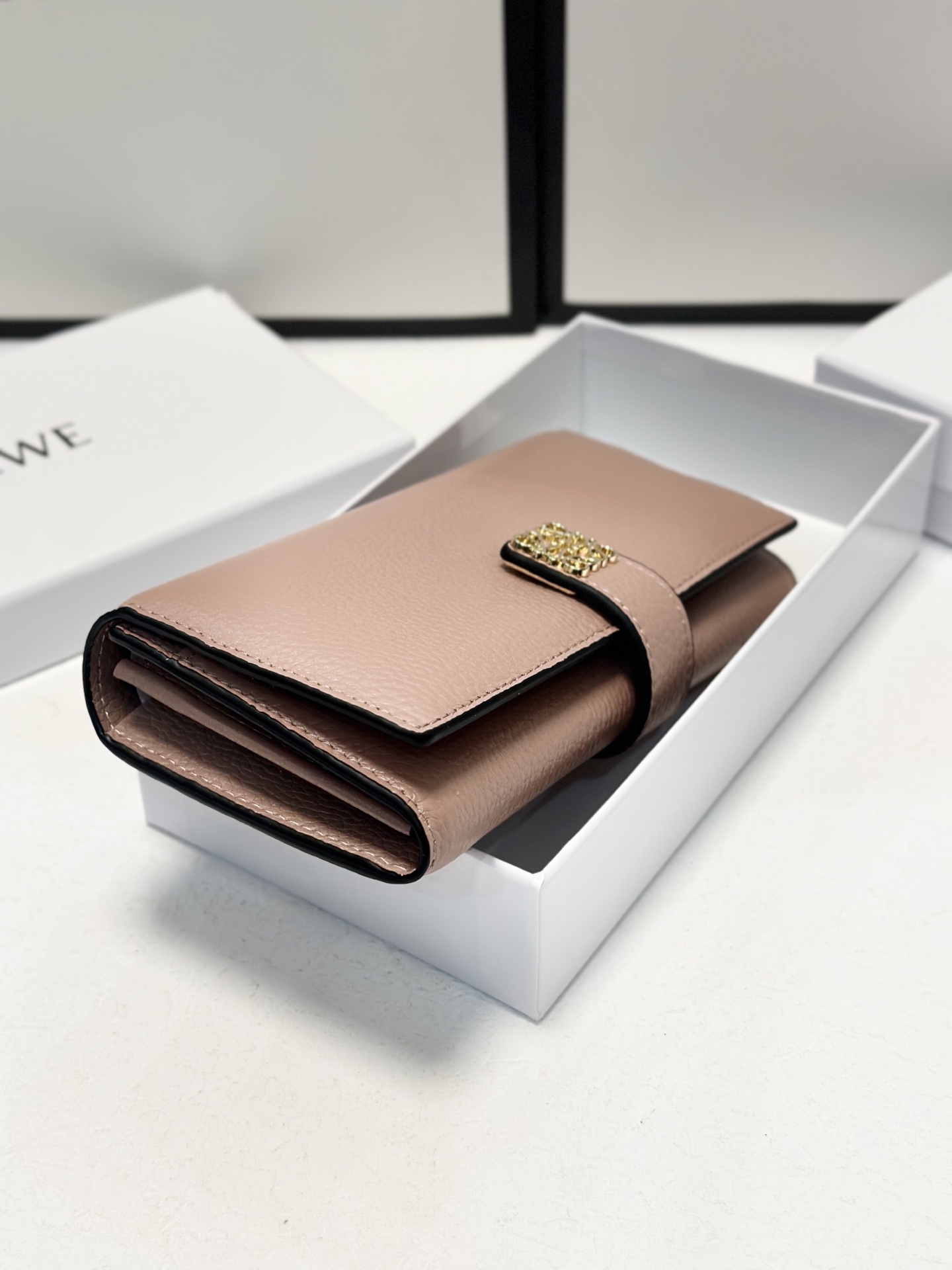 ロエベ「LOEWE」アナグラム コンティネンタル ウォレット（ペブルグレインカーフ）