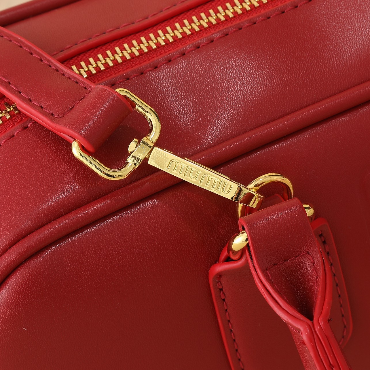 ミュウミュウ アルカディ レザー ラージバッグ「Arcadie Bag」