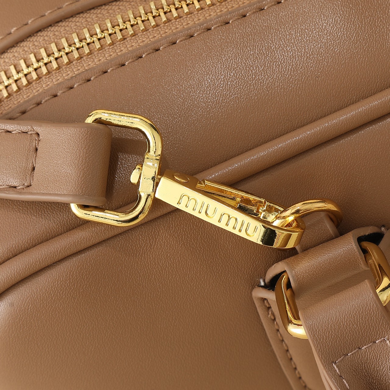 ミュウミュウ アルカディ レザー ラージバッグ「Arcadie Bag」