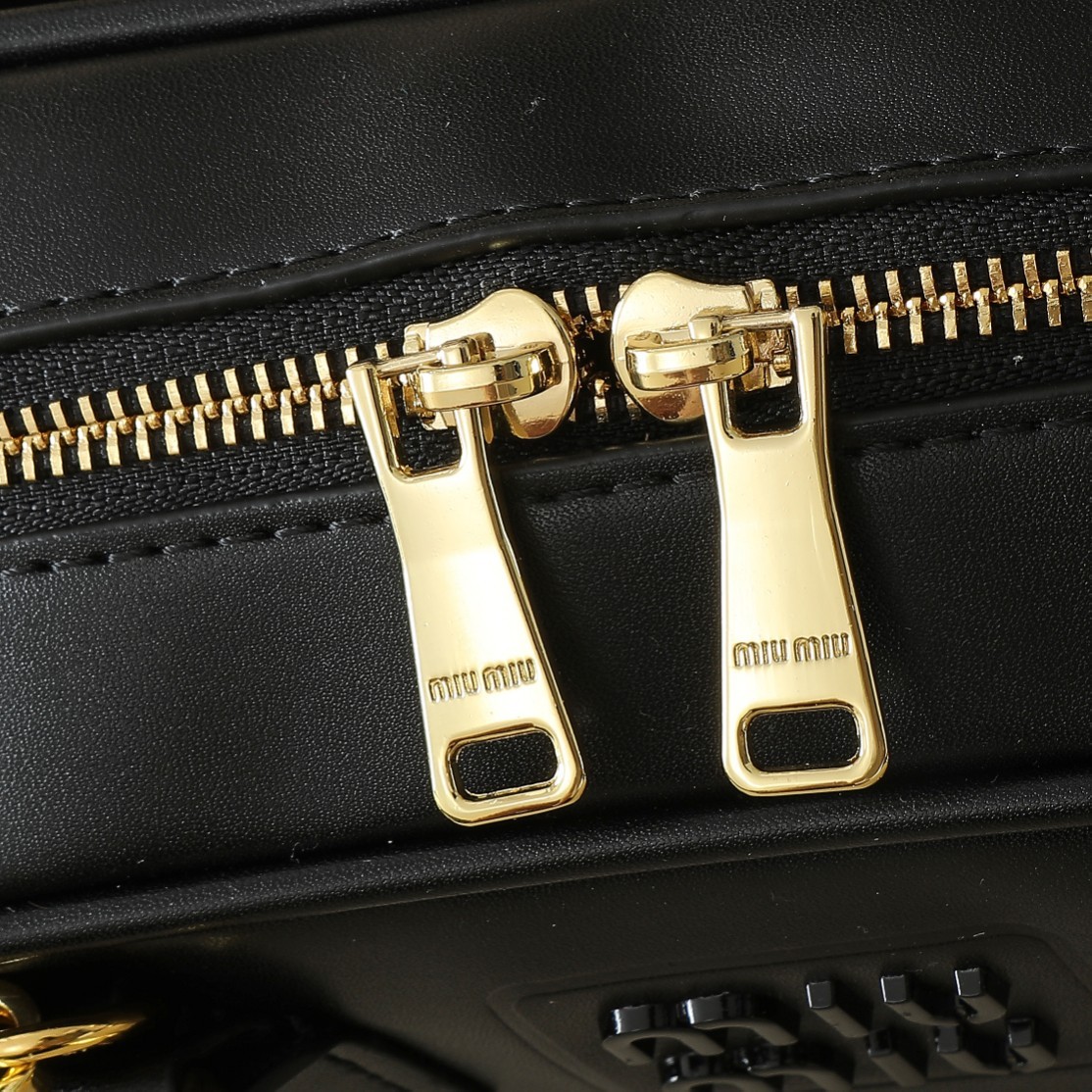 ミュウミュウ アルカディ レザー レギュラー/ラージバッグ「Arcadie Bag」