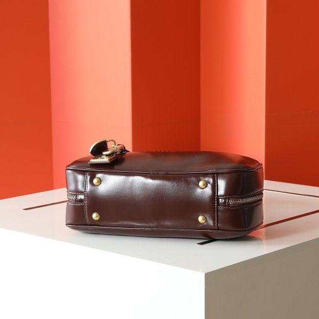 ミュウミュウ ボー レザー スモールバッグ「Beau Bag」