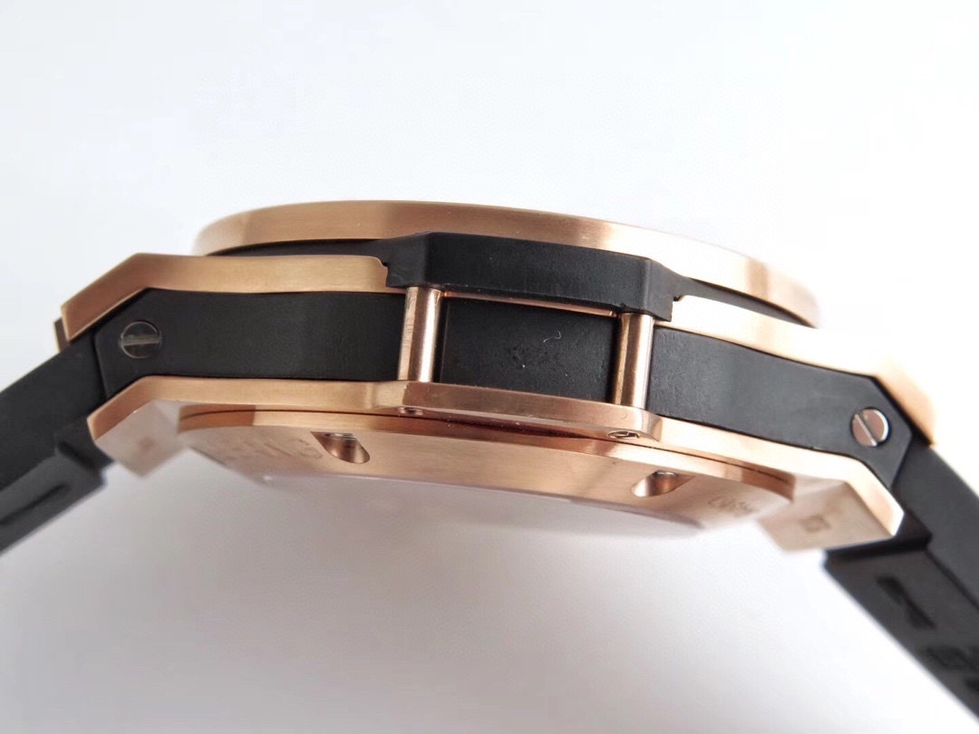 ユーボット ビッグバン 44mm