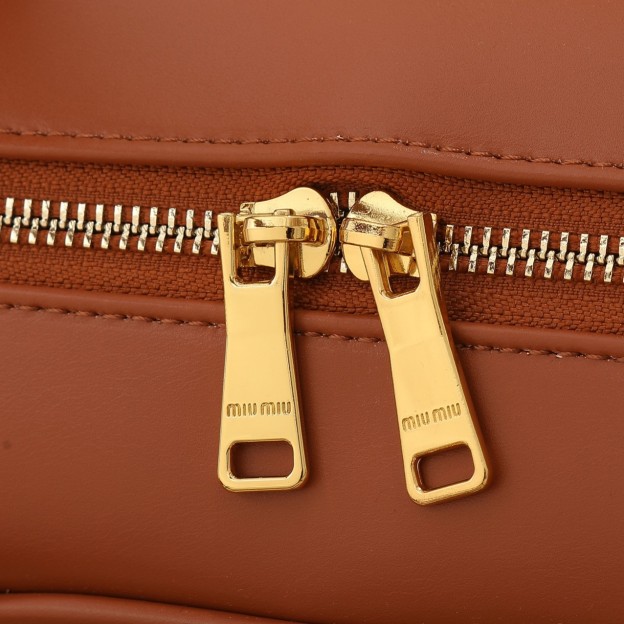 ミュウミュウ ボー レザー ラージバッグ「Beau Bag」