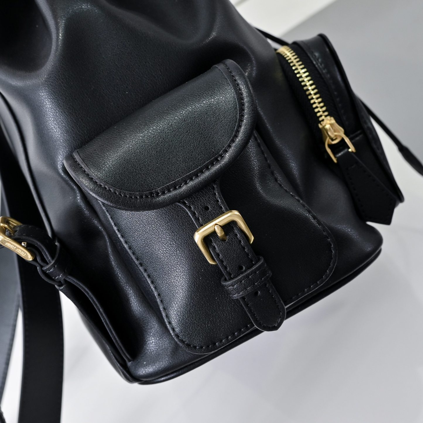 ミュウミュウ アルカディ レザー ラージバックパック「Arcadie Bag」