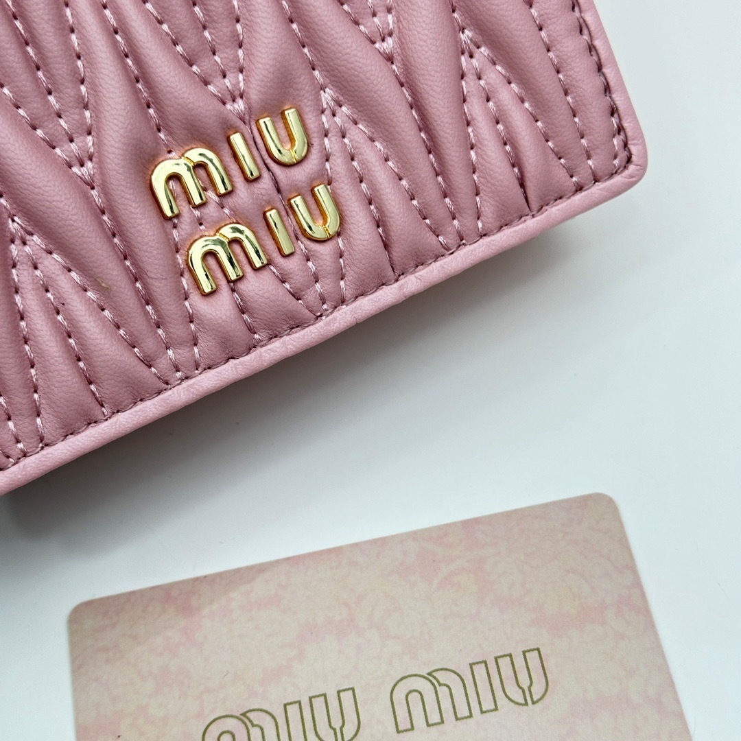 ミュウミュウ マテラッセレザー 財布「Matelassé Wallet」