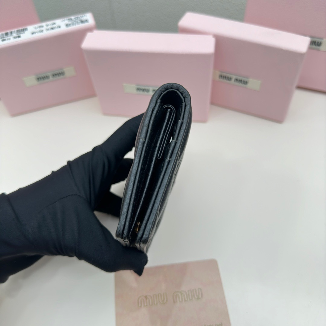 ミュウミュウ マテラッセレザー 財布「Matelassé Wallet」