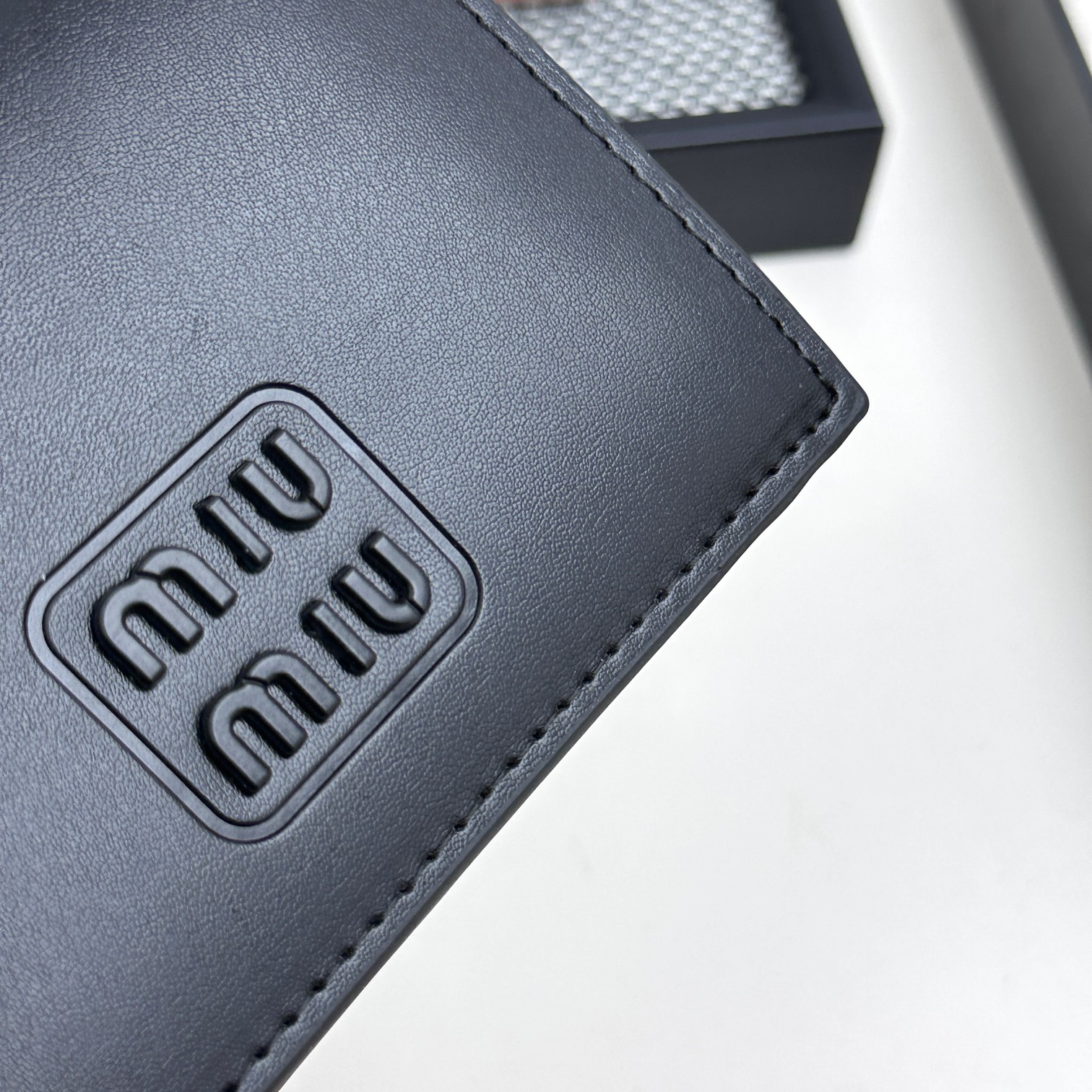 ミュウミュウ アルカディ レザー 財布「Arcadie Wallet」