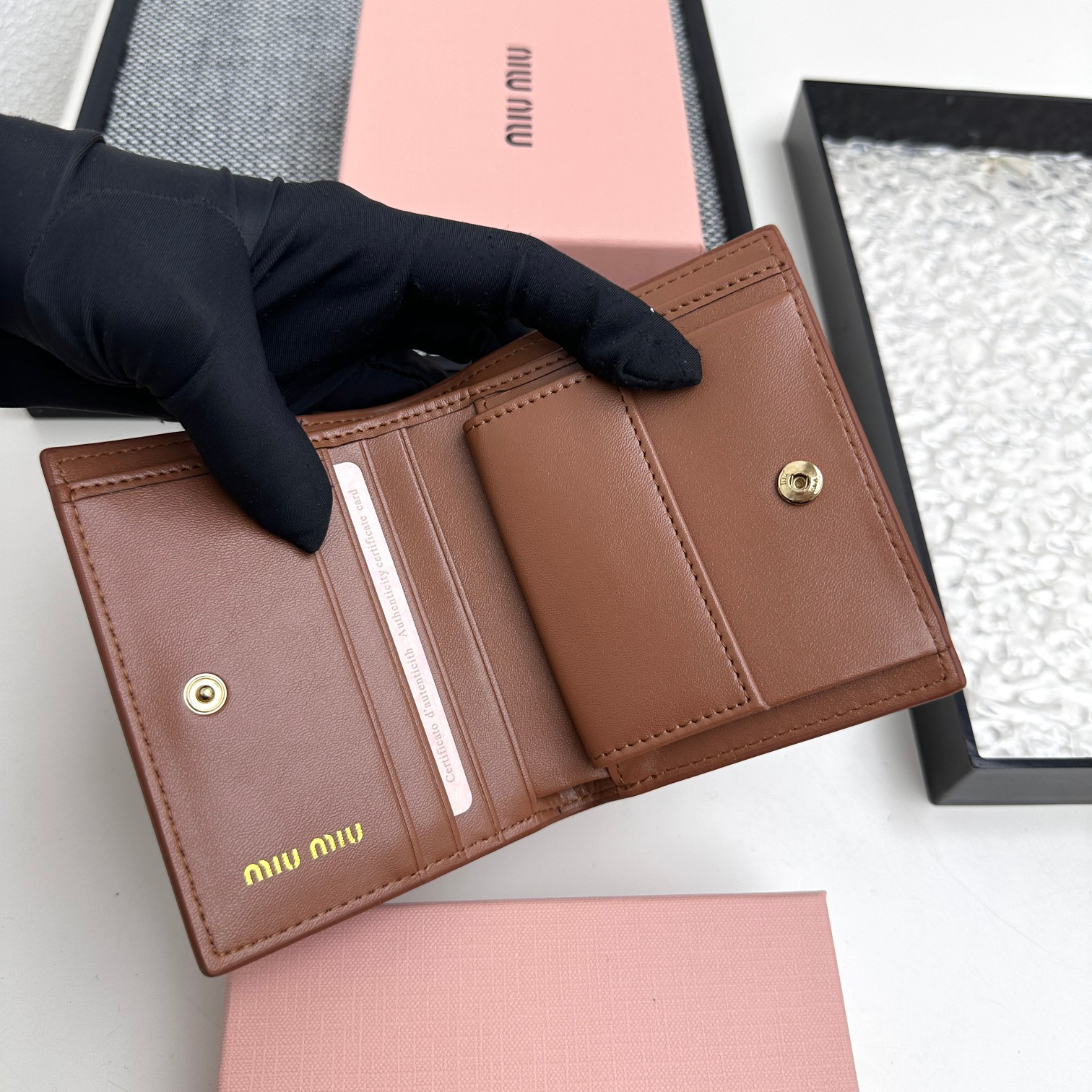 ミュウミュウ アルカディ レザー 財布「Arcadie Wallet」