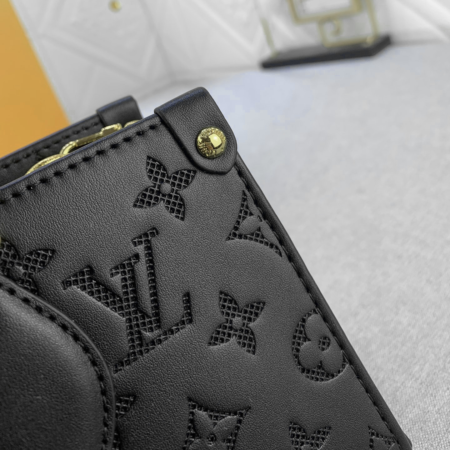 ルイ・ヴィトン「Louis Vuitton」オンザゴー EW