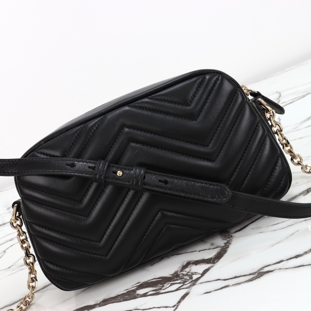 グッチ〔GGマーモント〕スモール カメラバッグ「GG Marmont Bag」