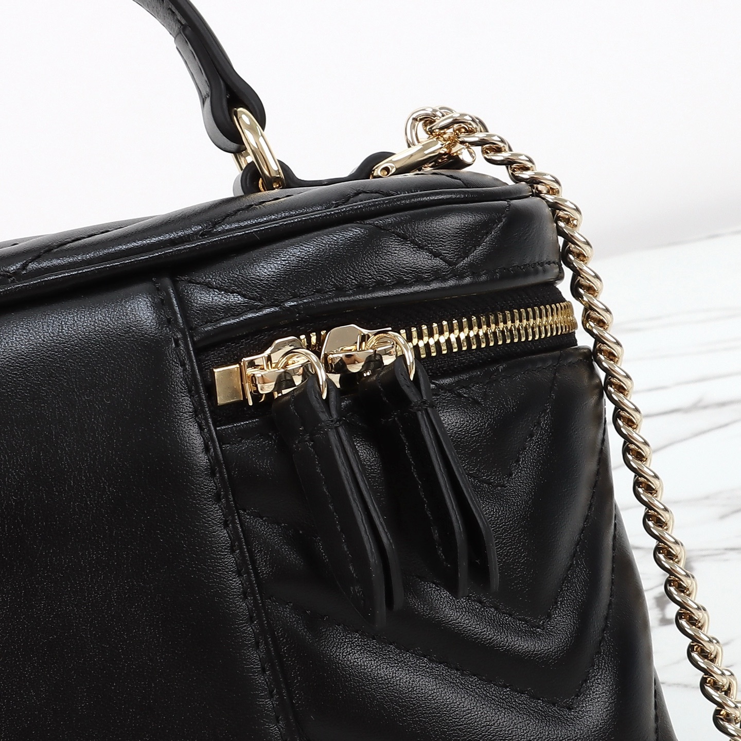 グッチ〔GGマーモント〕スモール トートバッグ「GG Marmont Bag」