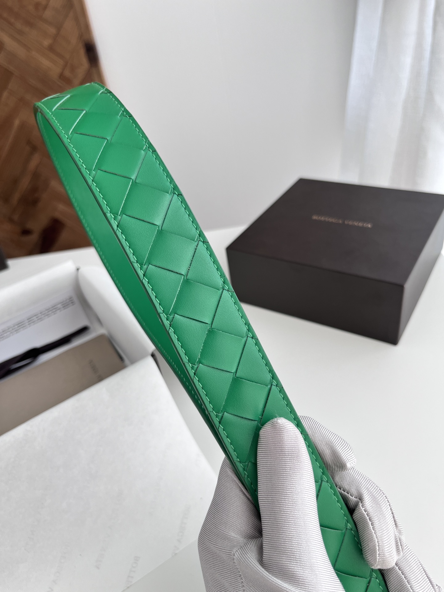 ボッテガ・ヴェネタ「Bottega Veneta」イントレチャート リバーシブル ベルト