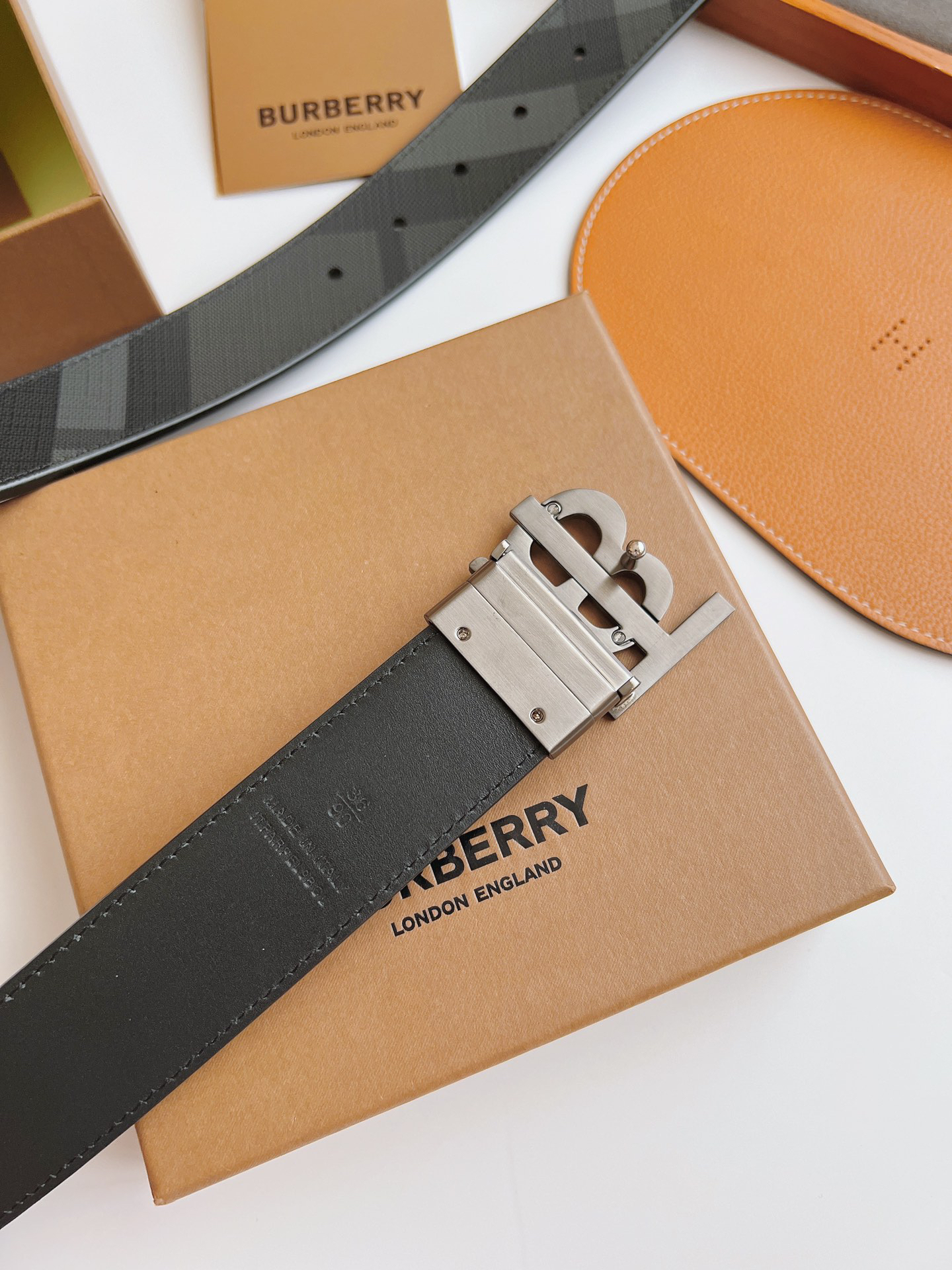 バーバリー「Burberry」フック TBベルト 2色