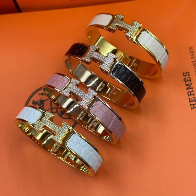 エルメス ブランドの象徴的なブレスレット