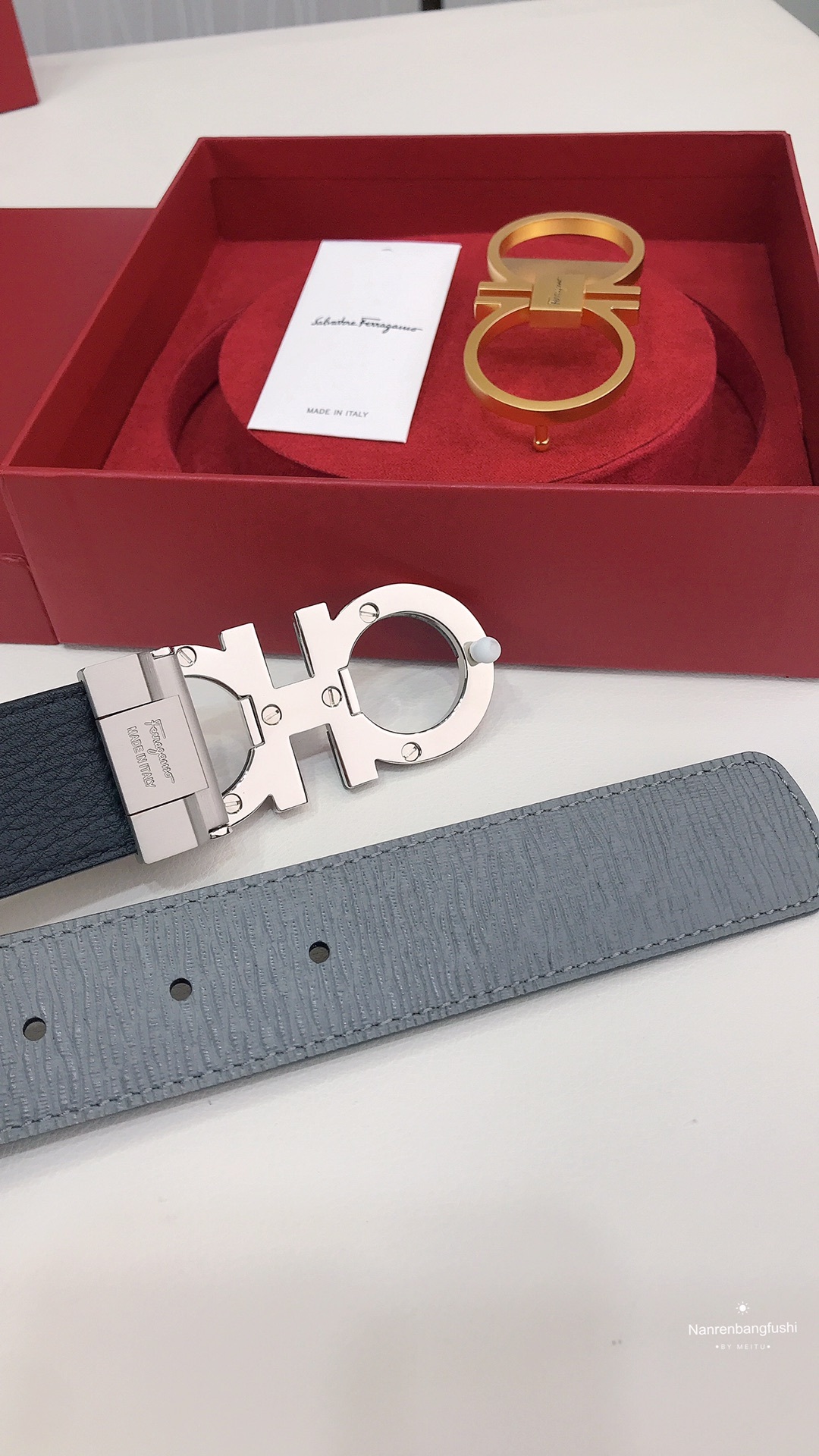 フェラガモ「Ferragamo」リバーシブルベルト「デュアルバックル」