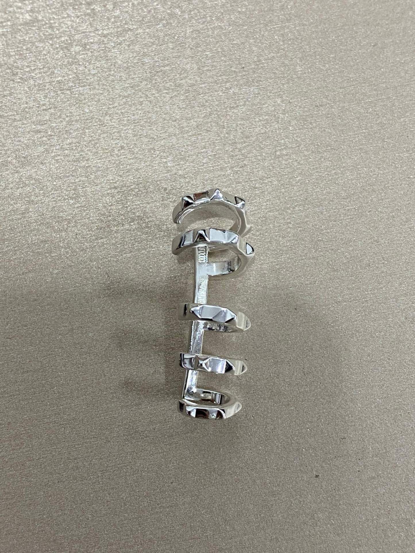 エルメス イヤリング、卓越した職人技の輝き