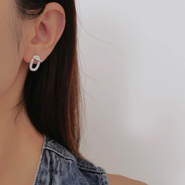 エルメス イヤリング、卓越した職人技の輝き