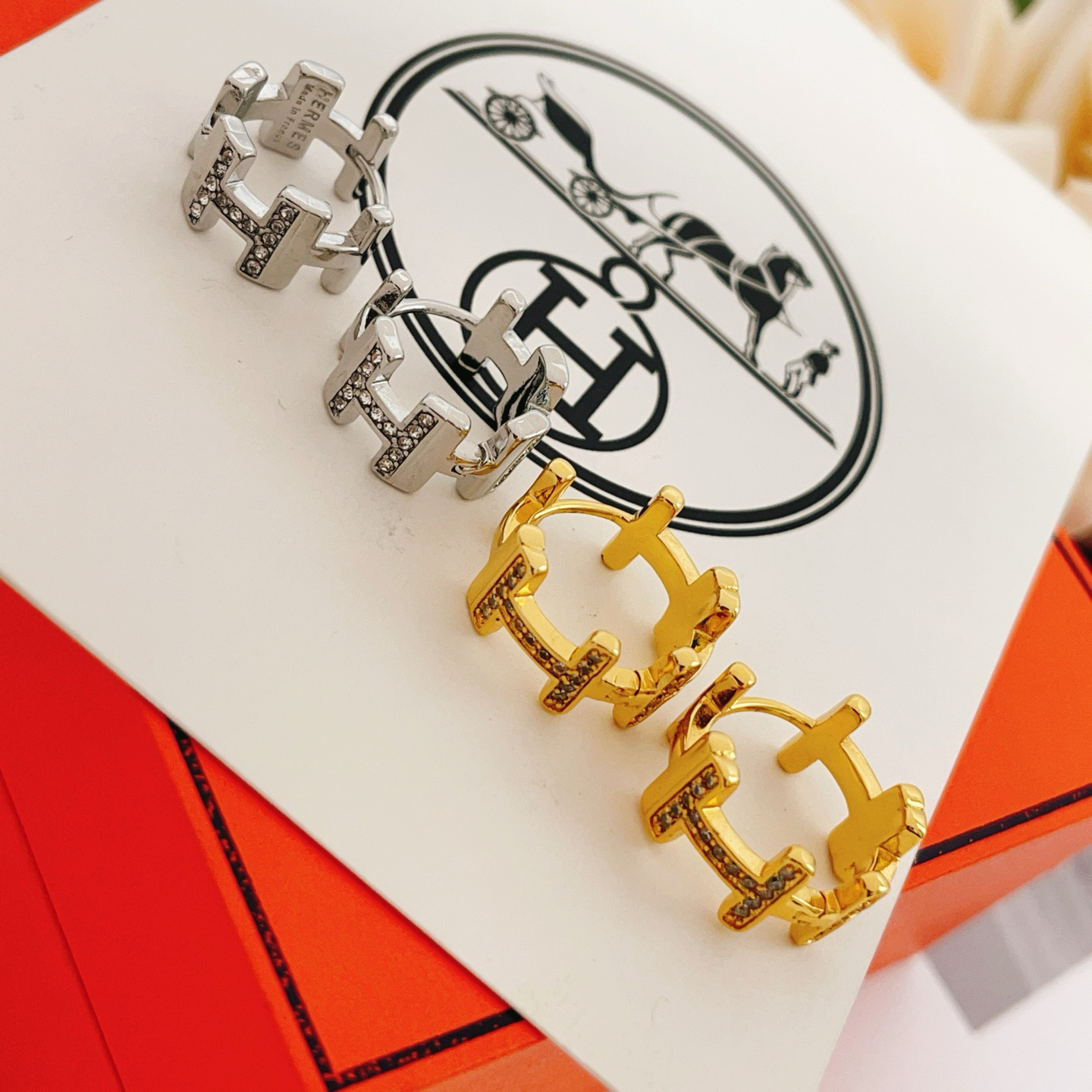 エルメス イヤリング、卓越した職人技の輝き