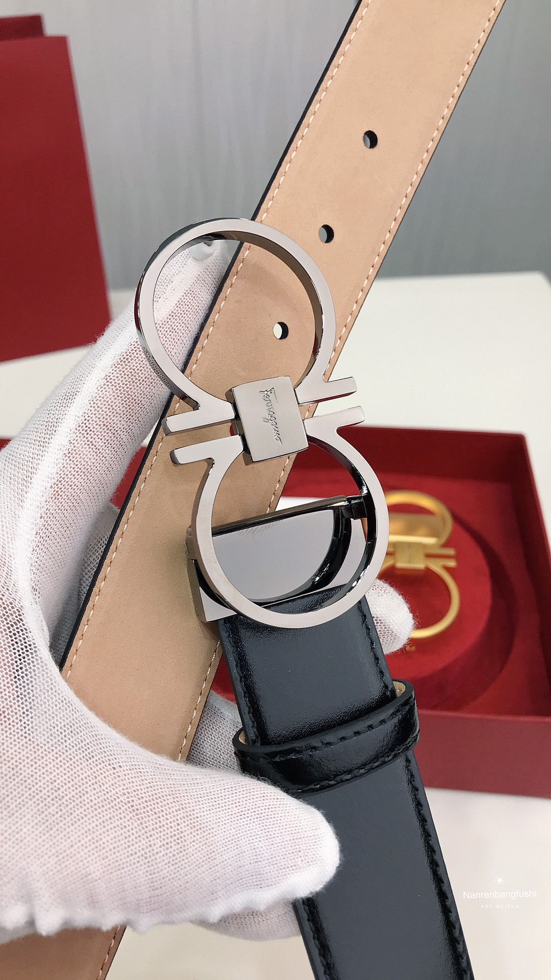 フェラガモ「Ferragamo」リバーシブルベルト「デュアルバックル」