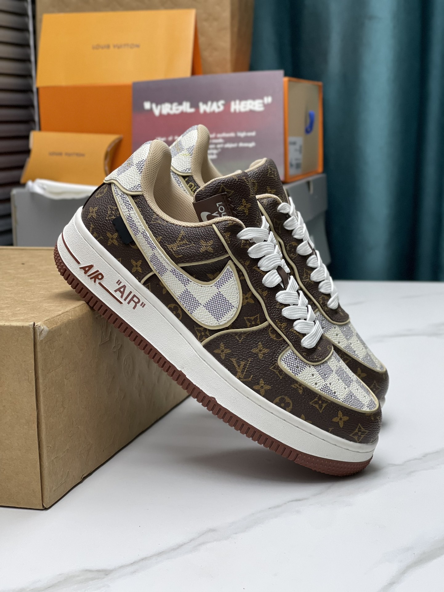 「ルイ・ヴィトン」Nike Air Force 1 Low 限定スニーカー