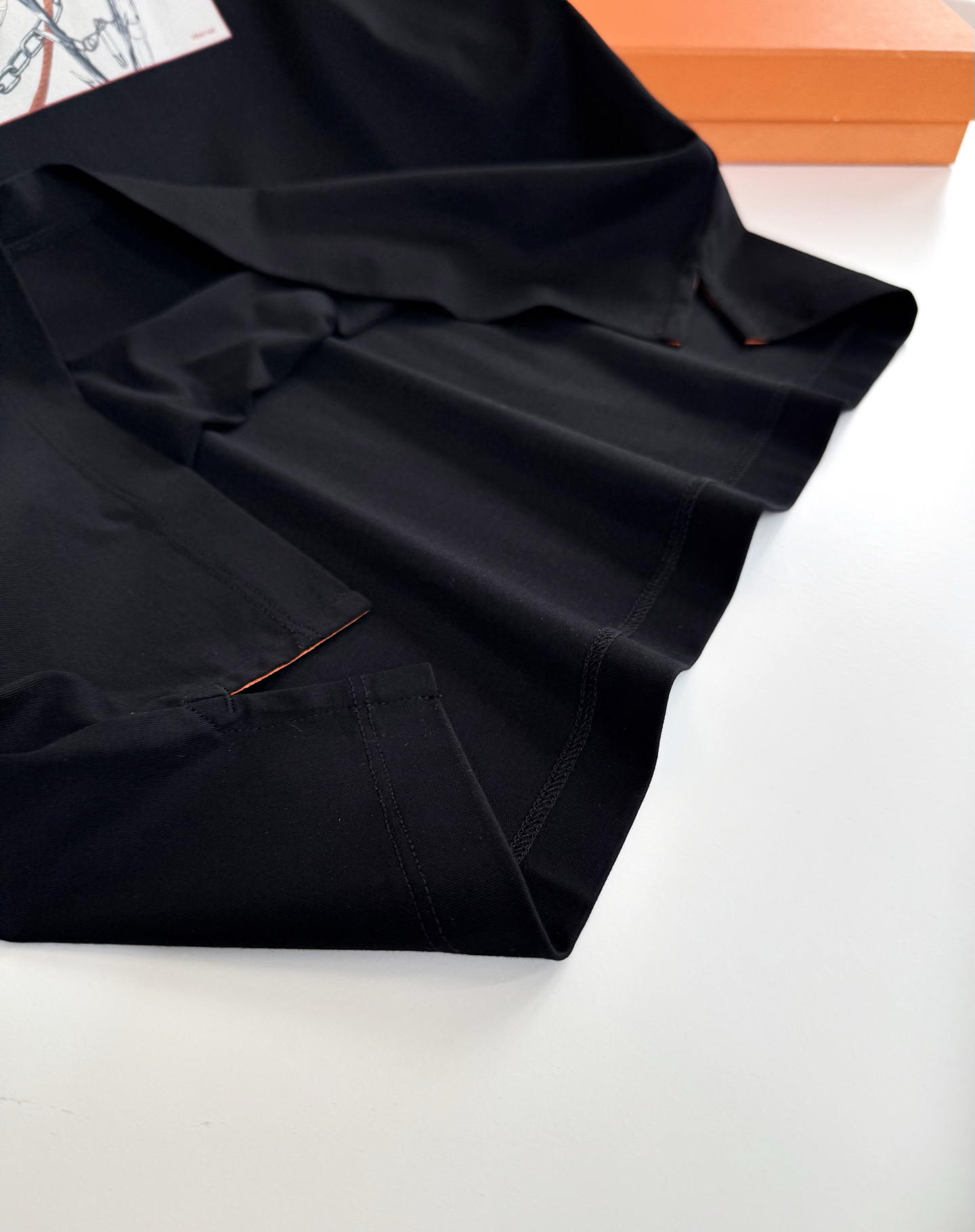 エルメス「Hermès」 クルーネックTシャツ 軽やかな着心地 春夏新作