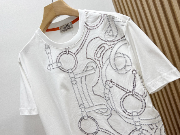 エルメス「Hermès」 クルーネックTシャツ 軽やかな着心地 春夏新作