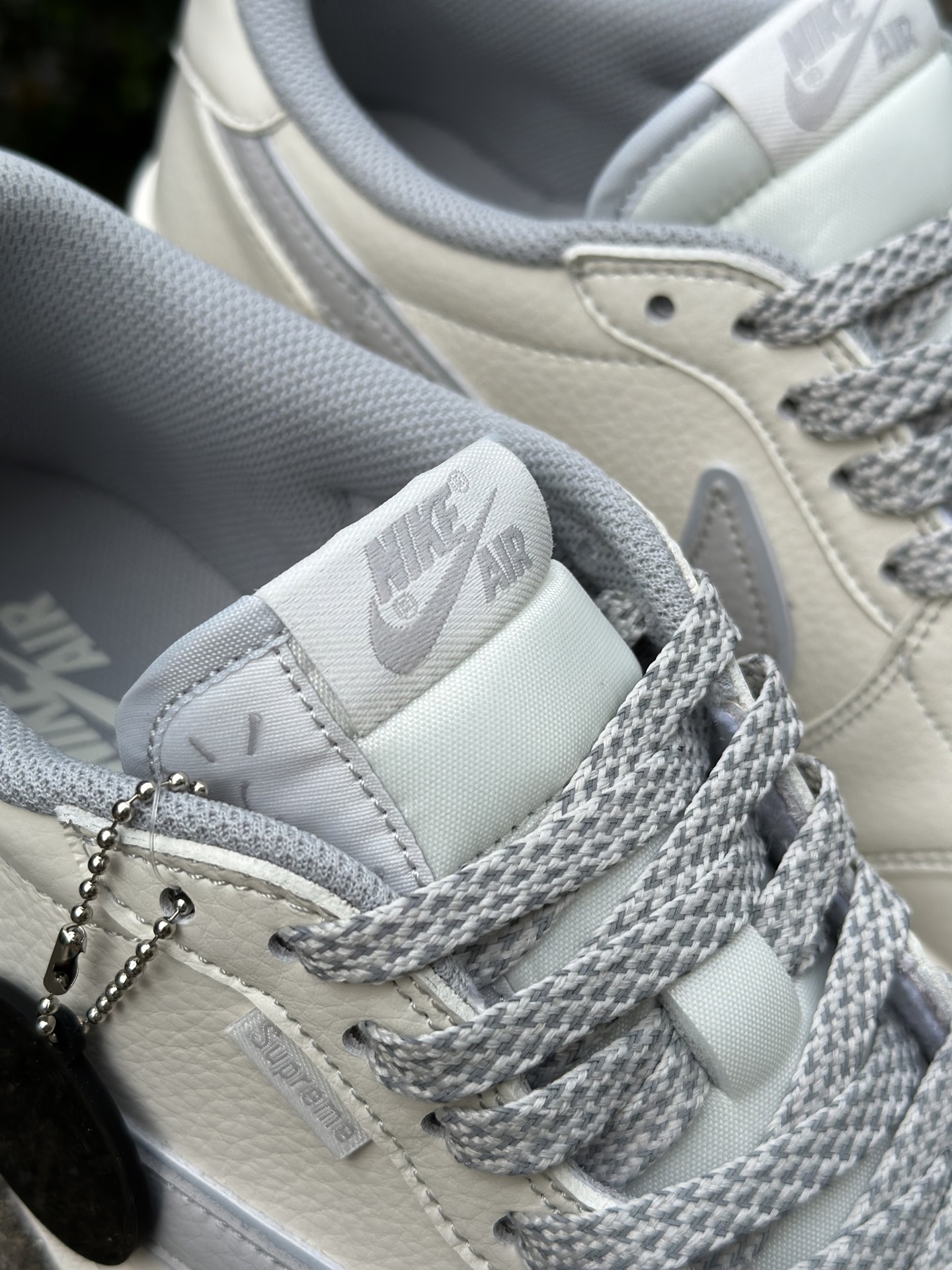 「コラボモデル」Travis Scott x Jordan 1 Low supreme スニーカー