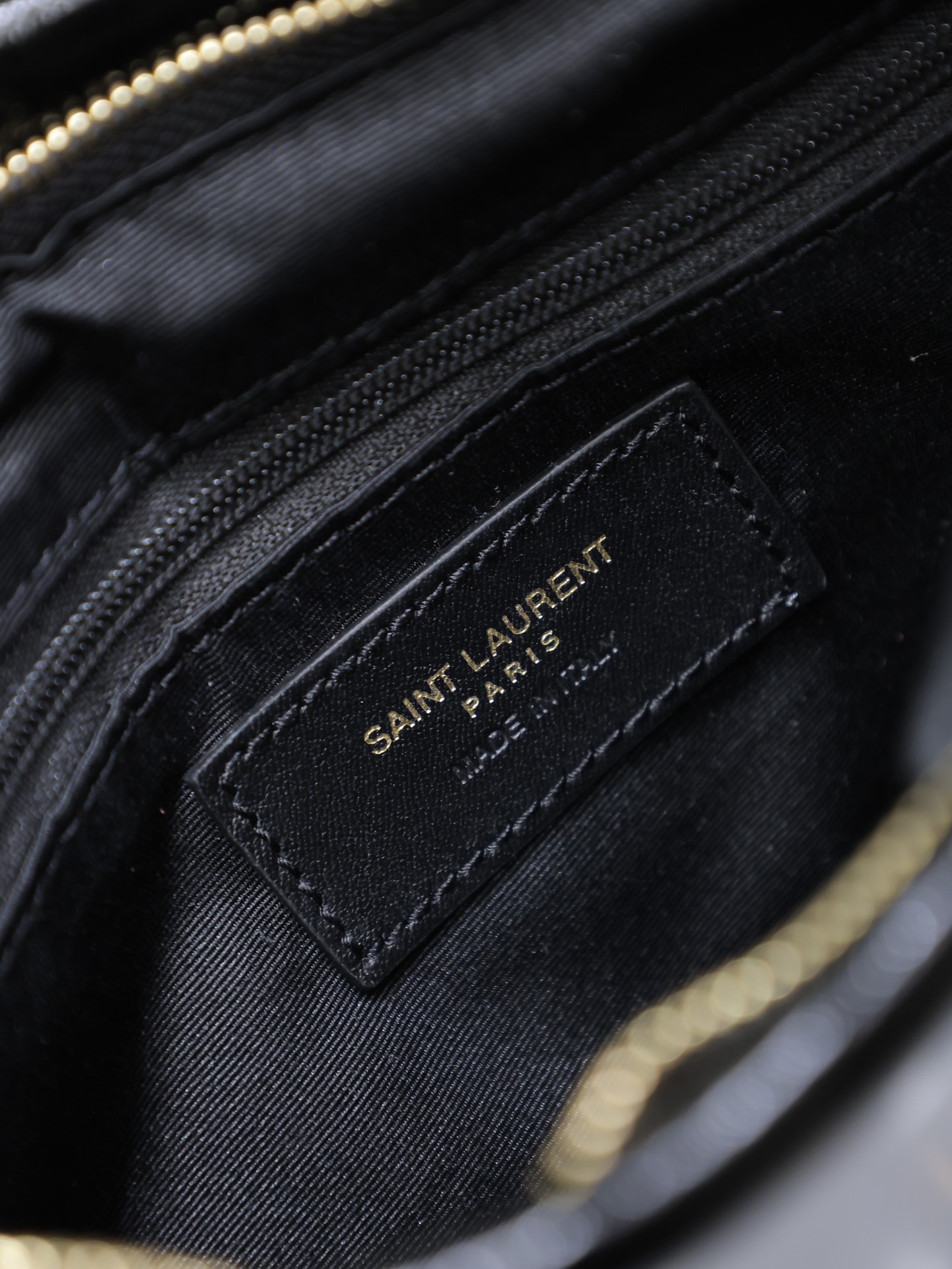サンローラン「Saint Laurent」CALYPSO オイルドレザー クラッチバッグ