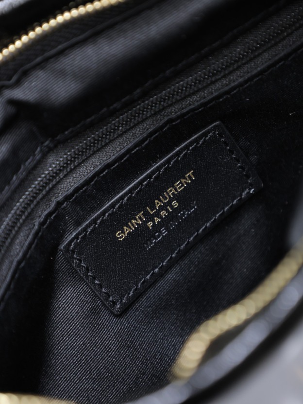 サンローラン「Saint Laurent」CALYPSO オイルドレザー クラッチバッグ
