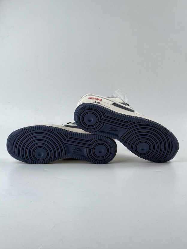 「コラボモデル」Supreme × Nike Air Force 1 Low スニーカー