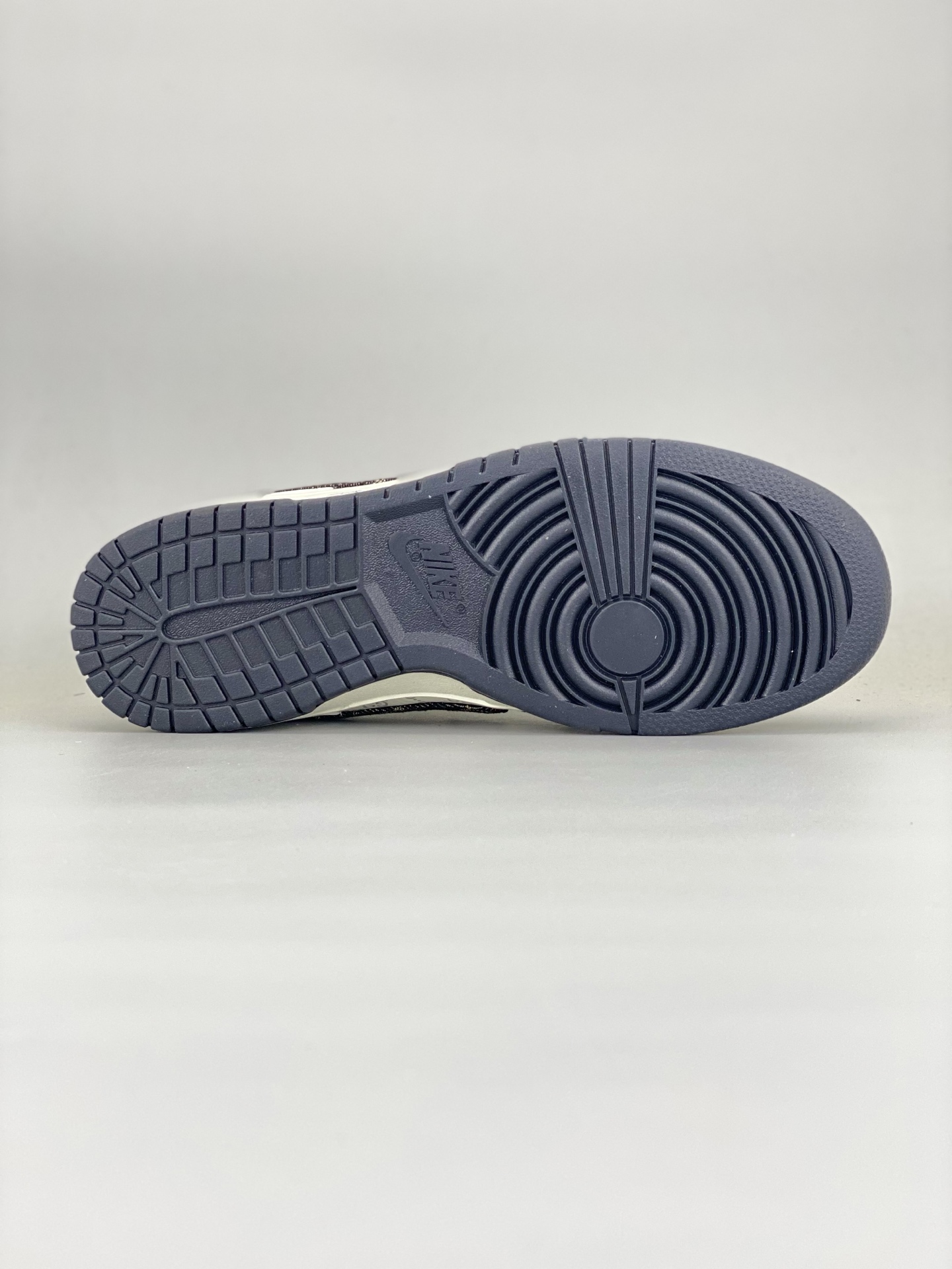 ナイキ「Nike」アライアンス製品 ク ロー カジュアルスニーカー