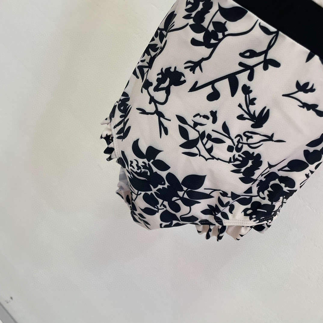 シャネル「Chanel」セパレート水着「2025夏季限定・人気プレミアムスイム登場！」