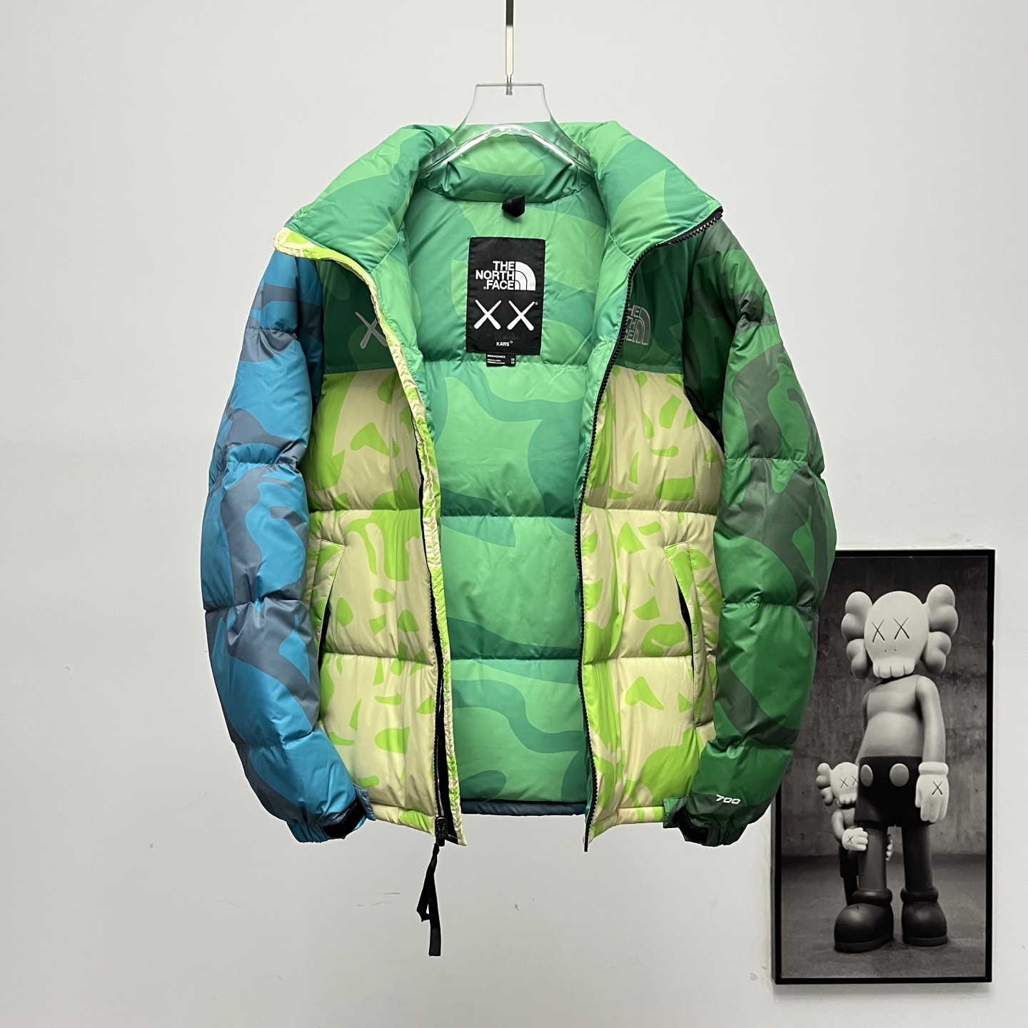 ザ・ノースフェイス XX KAWS 夢のコラボレーション ファッションフーディダウンジャケット 男女兼用