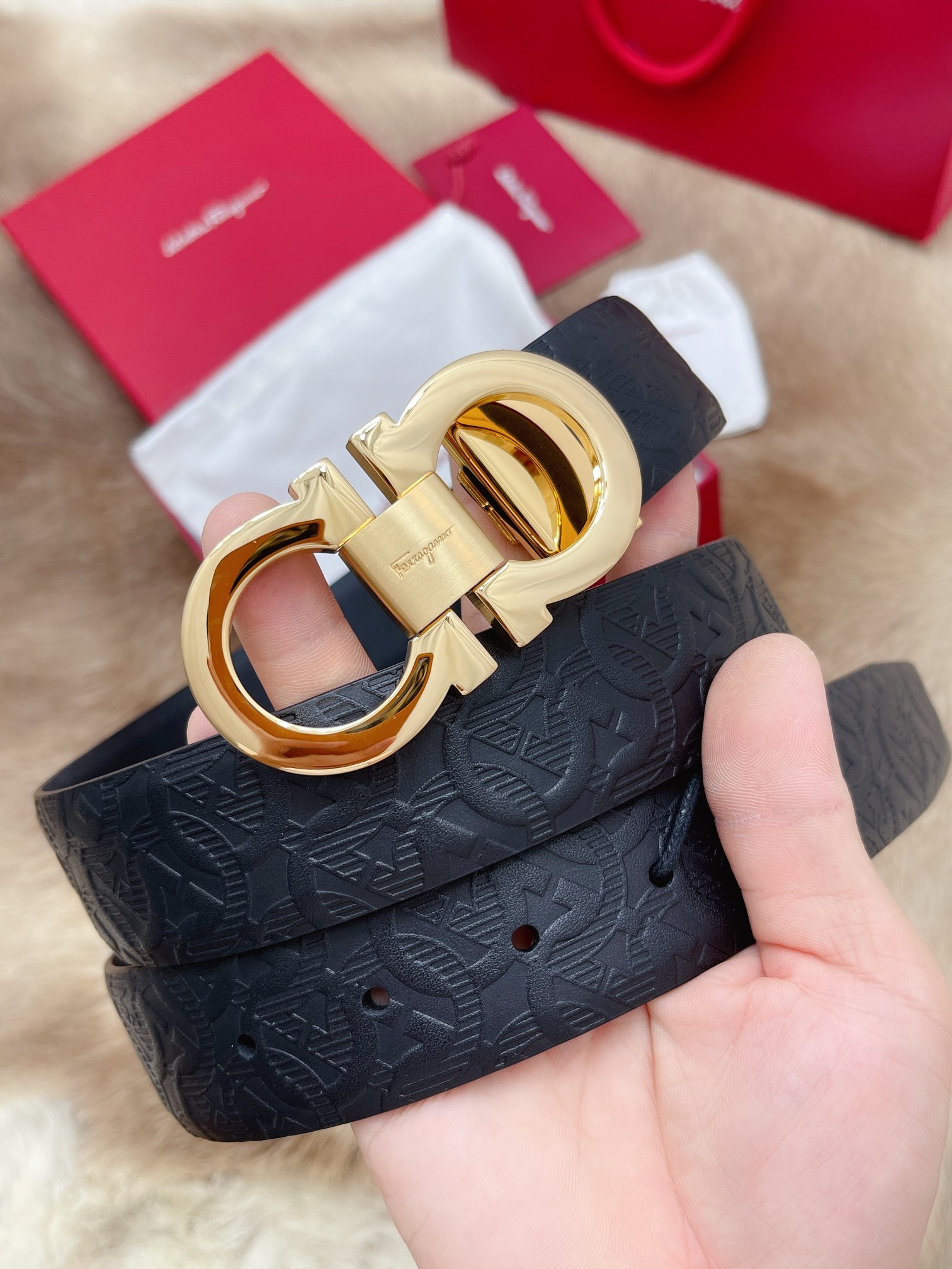 【新規倉庫入り】Salvatore Ferragamo 職人仕上げ高級ベルト「全長約 100cm」