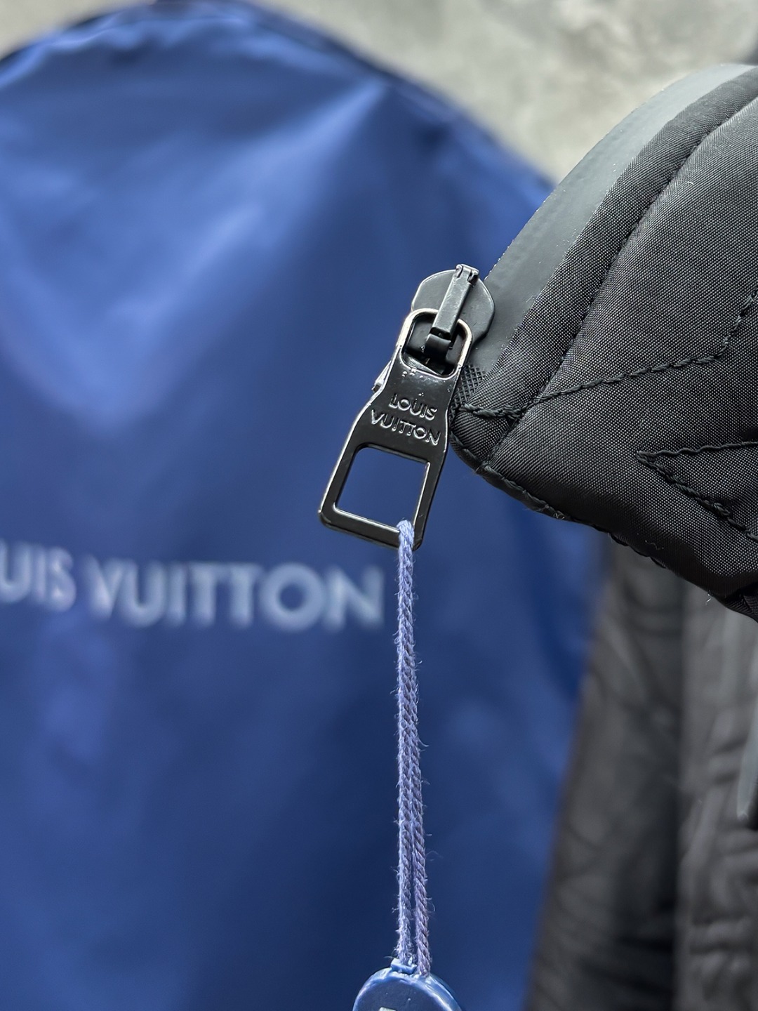 ルイ・ヴィトン「Louis Vuitton」秋冬フード付きダウンジャケット