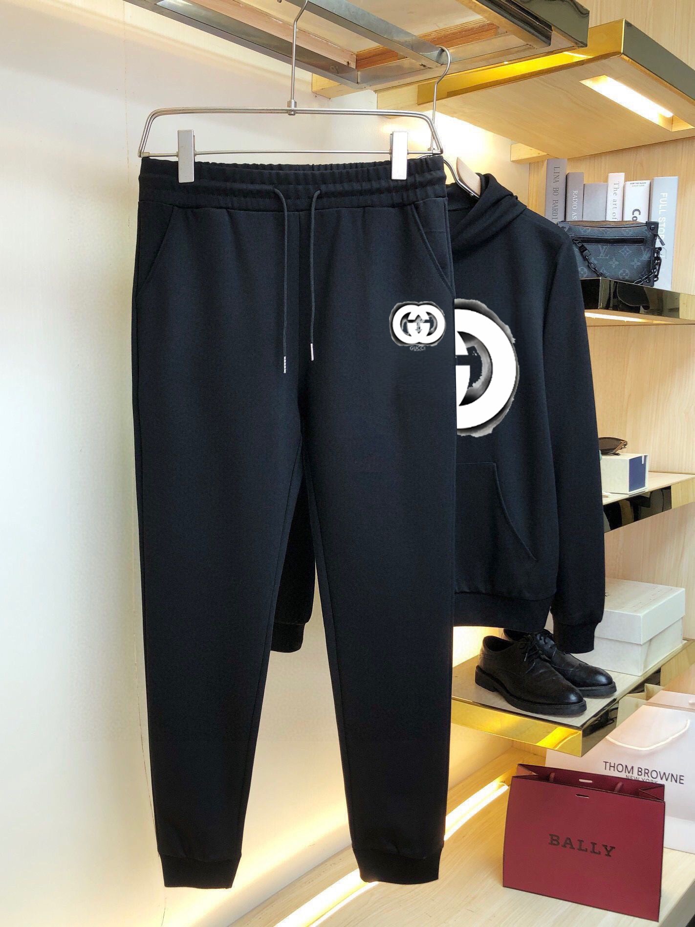 グッチ「Gucci」2025年新作 爆売れスウェットスーツ