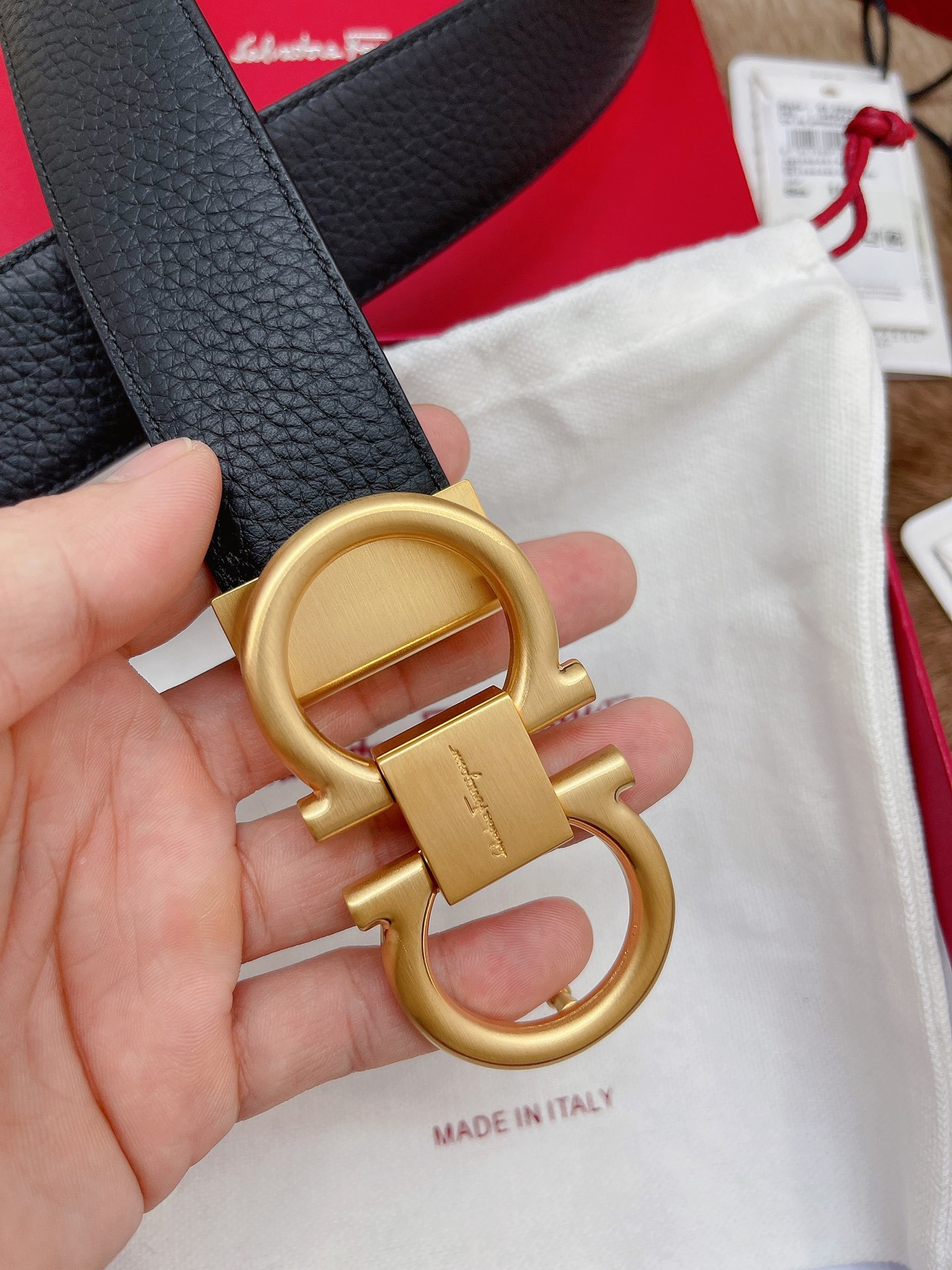 【新規倉庫入り】Salvatore Ferragamo 職人仕上げ高級ベルト「全長約 100cm」