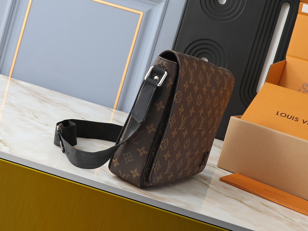 ルイ・ヴィトン「Louis Vuitton」ディストリクト スモールメッセンジャーバッグ