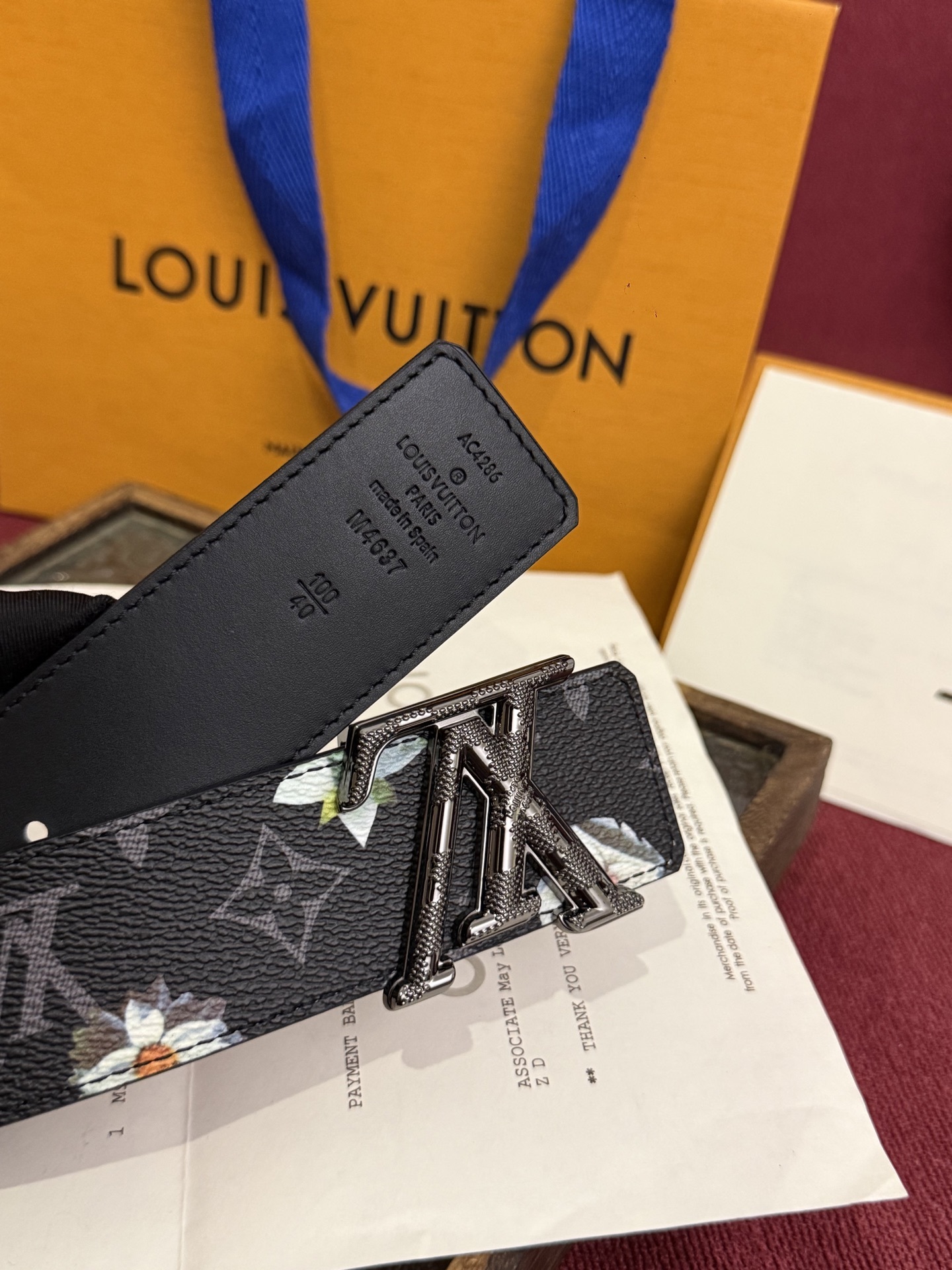 【日本未入荷】ルイヴィトン LV Dimension 両面使いベルト 40mm（全長約 100cm）