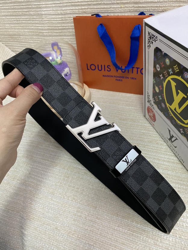 【新商品入荷】Louis Vuitton クラシックハイクオリティベルト「全長約 100cm」